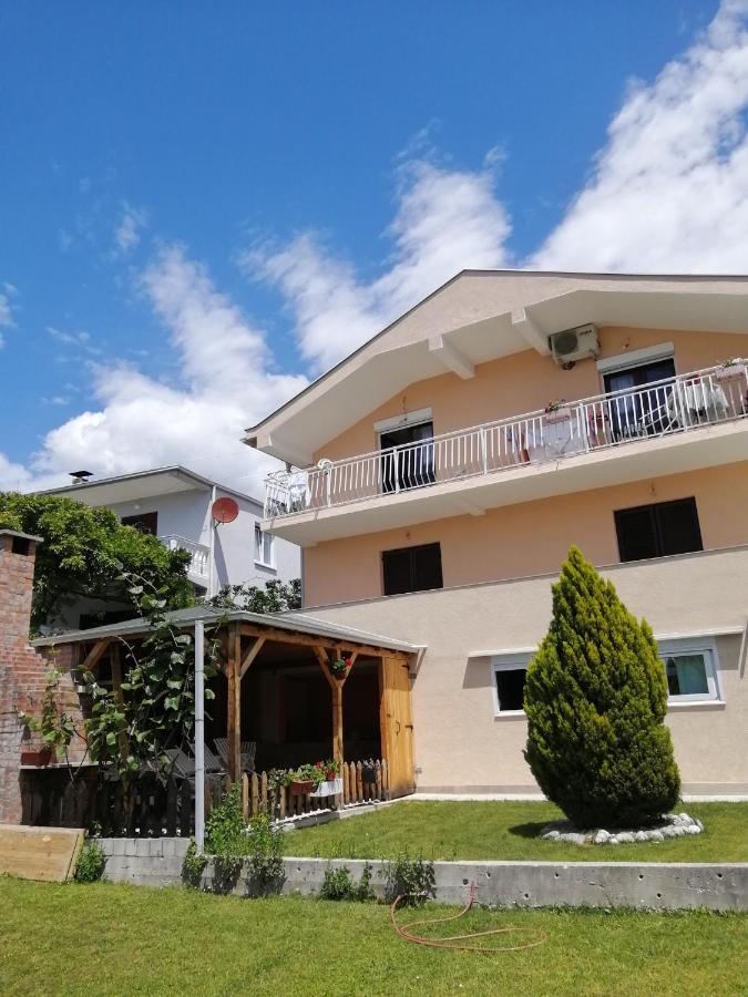Ninic Family Apartments Тиват Екстер'єр фото